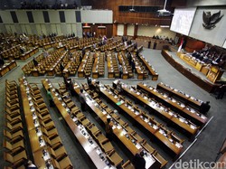 Paripurna Bahas RUU Pilkada: 320 Anggota DPR Tak Hadir, Termasuk Fahri