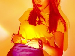 Luna f(x) Akan Debut Solo, Ini Teaser Fotonya!