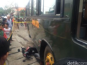 Kecelakaan di Condet, Motor Milik Warga Terlindas Bus TNI