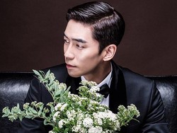 Intip Wajah Bahagia Shin Sung Rok di Foto Pre-Wedding