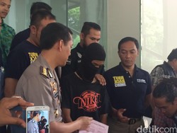RAL Tersangka Pembunuhan Eno Diserahkan ke Kejari Tangerang