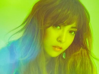 Luna f(x) Bikin Pangling di Foto Teaser Debut Solo