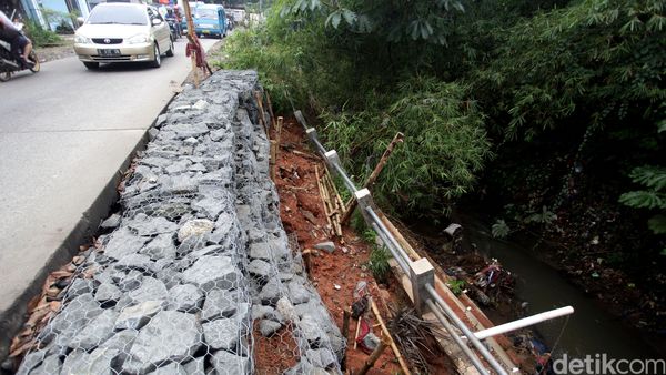Jalan Mengerikan di Tanah Baru Depok