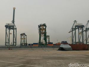Lewat Pelabuhan New Priok, Antrean Truk Kontainer Butuh Setengah Jam