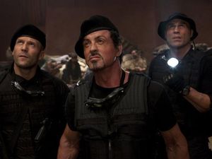 Sinopsis The Expendables, Misi Sylvester Stallone Hadapi Diktator Kejam