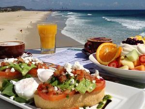 Yang Asyik di Gold Coast, Wisata Kuliner dengan View Pantai Cantik Yang Asyik di Gold Coast, Wisata Kuliner dengan View Pantai Cantik