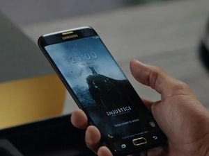 Galaxy S7 Edge Edisi Injustice Tampil Gagah Galaxy S7 Edge Edisi Injustice Tampil Gagah