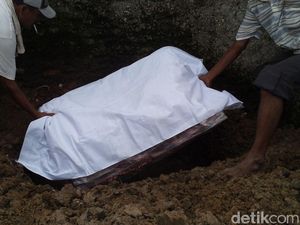 Ada Wasiat dari Almarhumah Eno Korban Pembunuhan Sadis, Kasur Berdarah Dikubur