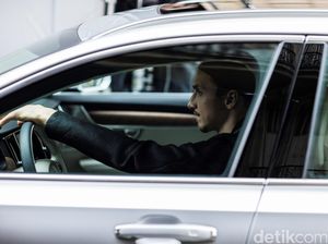 Volvo V90 Antarkan Zlatan Ibrahimovic ke Piala Eropa 2016 Volvo V90 Antarkan Zlatan Ibrahimovic ke Piala Eropa 2016