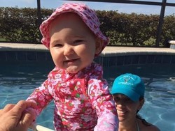 Wow! Bayi Baru Berusia 6 Bulan Ini Jago Main Ski Air