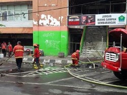 Labfor Polda Jatim Olah TKP kebakaran Pasar Besar Malang