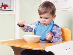 Siasati dengan 3 Cara Ini Agar Anak Tak Rewel Saat Makan