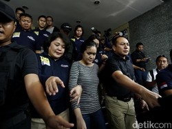 Melihat Ekspresi Wajah Jessica Saat Diserahkan ke Jaksa