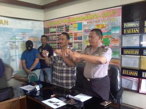 Polisi Tangkap Pengedar dengan Modus Sembunyikan Sabu ke Permen Polisi Tangkap Pengedar dengan Modus Sembunyikan Sabu ke Permen