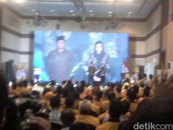 Pemuda Hanura Beri Penghargaan untuk Ridwan Kamil dan Rita Widyasari