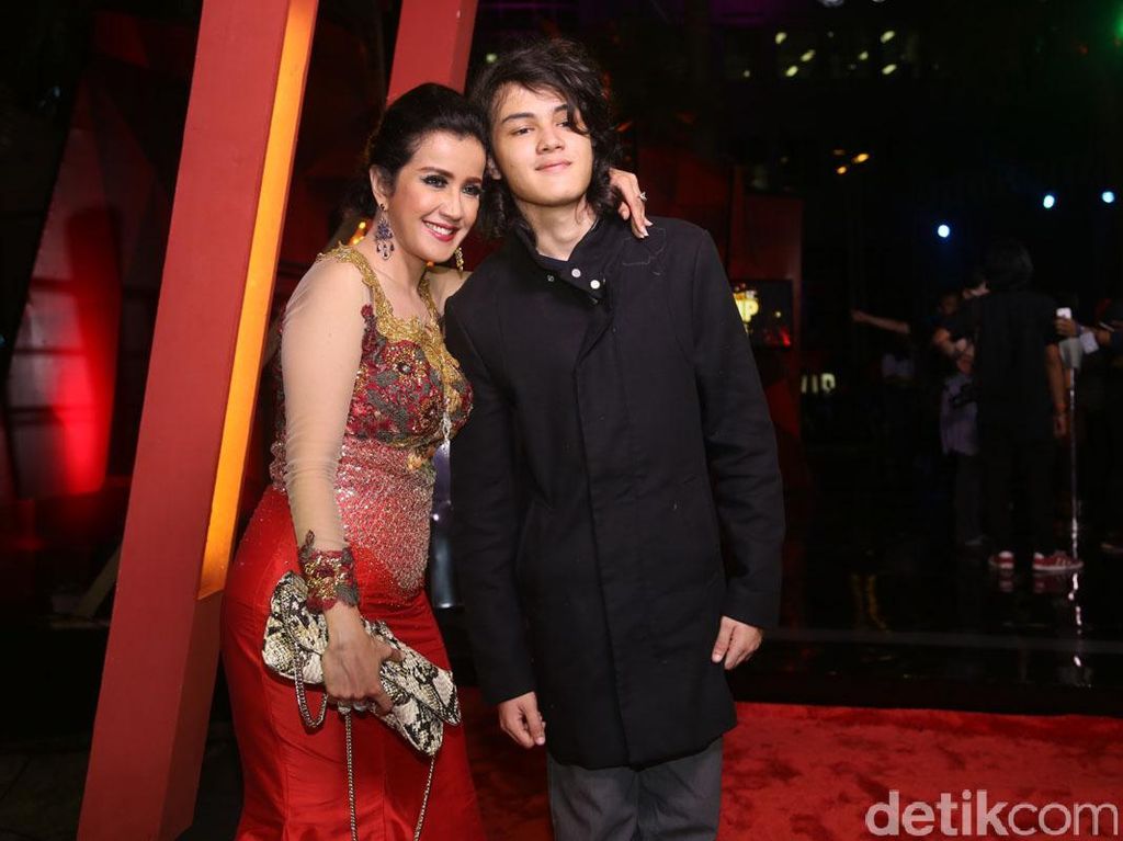 Andi Soraya Kagumi Shawn Adrian yang Mandiri Andi Soraya Kagumi Shawn Adrian yang Mandiri
