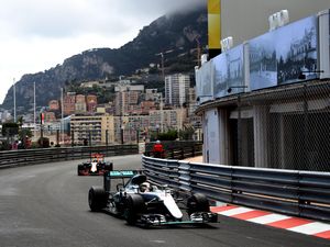 Hamilton Menangi GP Monako, Rio Finis Urutan 15