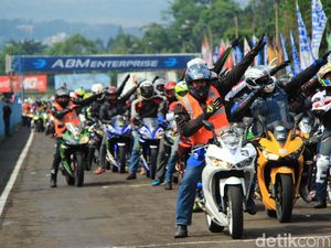 Pengguna R-Series Yamaha Geber Gas di Sentul