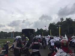 Dikawal Polisi, Massa FPI Depok Berkonvoi di Jalanan Depok