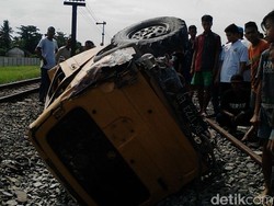 Kereta Api Tabrak Mobil di Sumut, 2 Orang Tewas dan Seorang Luka