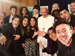 Ketika Paus Kepincut YouTuber