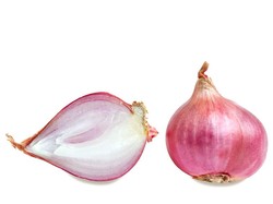 Selain Memperlezat Masakan, Ini 9 Manfaat Lain dari Bawang Merah (2)