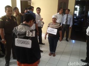 Mahasiswa UMSU yang Bunuh Dosennya Jalani Rekonstruksi, Peragakan 41 Adegan Mahasiswa UMSU yang Bunuh Dosennya Jalani Rekonstruksi, Peragakan 41 Adegan