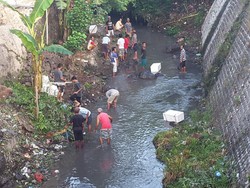 Gerakan Kembalikan Fungsi Sungai, Ribuan Ikan Ditebar di Sungai Kali Elo