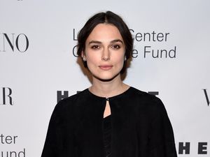Curhat Keira Knightley yang Hampir Frustasi karena Jerawat