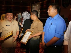 Wisata Pulau Merah Raih Penghargaan Penyumbang Pajak Terbaik