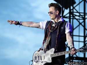 Dibanding Akting, Johnny Depp Dianggap Lebih Cocok Ngeband