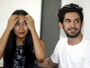 Happy Salma Gandeng Sutradara Teater Ternama di Bunga Penutup Abad