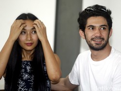 Happy Salma Gandeng Sutradara Teater Ternama di Bunga Penutup Abad