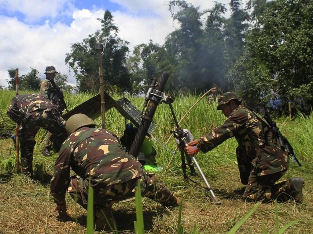 Duterte Diprotes Perpanjang Darurat Militer di Mindanao Duterte Diprotes Perpanjang Darurat Militer di Mindanao