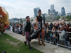 Foto: Ketika Karya Desainer Indonesia Menarik Perhatian di London
