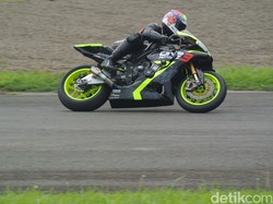 Balapan dengan Salah Satu Motor Termahal di Indonesia