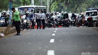 Uji Coba Sistem Satu Arah di Jl Tanjung Barat Lama
