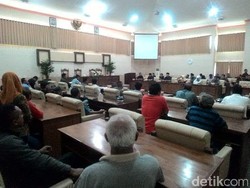 Tolak Pembangunan Pabrik Semen, Warga Bulusan Wadul DPRD Banyuwangi