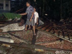 Puting Beliung Terjang 3 Desa di Blitar