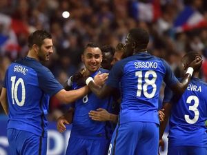Gol Payet di Penghujung Laga Menangkan Prancis atas Kamerun Gol Payet di Penghujung Laga Menangkan Prancis atas Kamerun