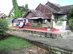 Makam Abal-abal Sepanjang 7 Meter Kembali Dibongkar