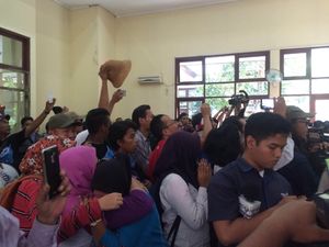 Putusan PTUN Cabut Izin Reklamasi Pulau G Disambut Gemuruh Syukur di Ruang Sidang