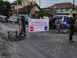 Haul Akbar Mbah Raden Ali, Jalan Raya Ngelom Ditutup Total