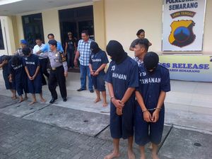 Anggota Gang Rape Mengaku Bayar Rp 20-40 Ribu ke NM untuk Setubuhi Siswi SD Anggota Gang Rape Mengaku Bayar Rp 20-40 Ribu ke NM untuk Setubuhi Siswi SD