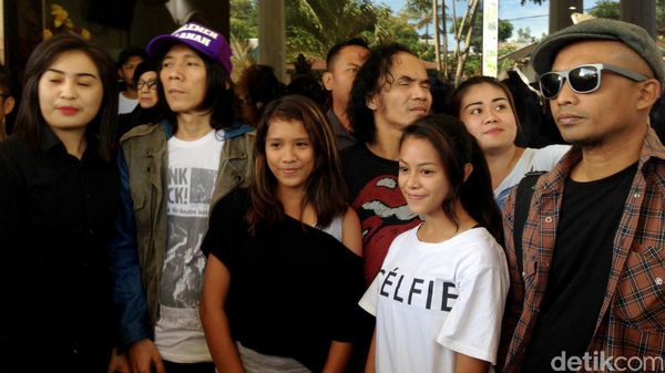 Perjuangan Slankers Atambua Demi Bertemu Slank