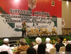 Try Sutrisno Buka Simposium Waspada PKI: Larangan PKI Harus Masuk Konstitusi