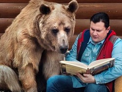 Pasangan Rusia Hidup Bersama Beruang 136 Kg Selama 23 Tahun