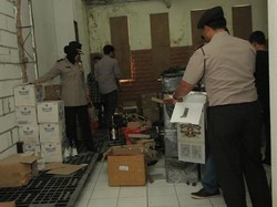 Gerebek Gudang, Polisi Temukan Ratusan Miras Diduga Palsu