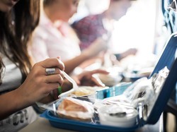 Japan Airlines Tawarkan Menu Halal untuk Penerbangan Internasional dari Jepang