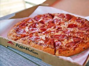 Diminta Pelanggan Tulis Candaan, Karyawan Resto Pizza Ini Malah Dipecat Diminta Pelanggan Tulis Candaan, Karyawan Resto Pizza Ini Malah Dipecat